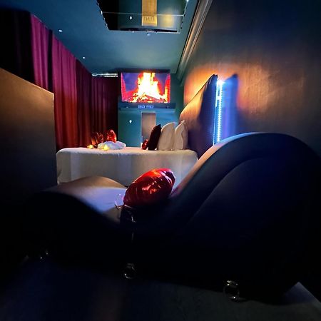 Mieuxqualhotel Jacuzzi Privatif Velvet Desire Bordeaux Exteriör bild